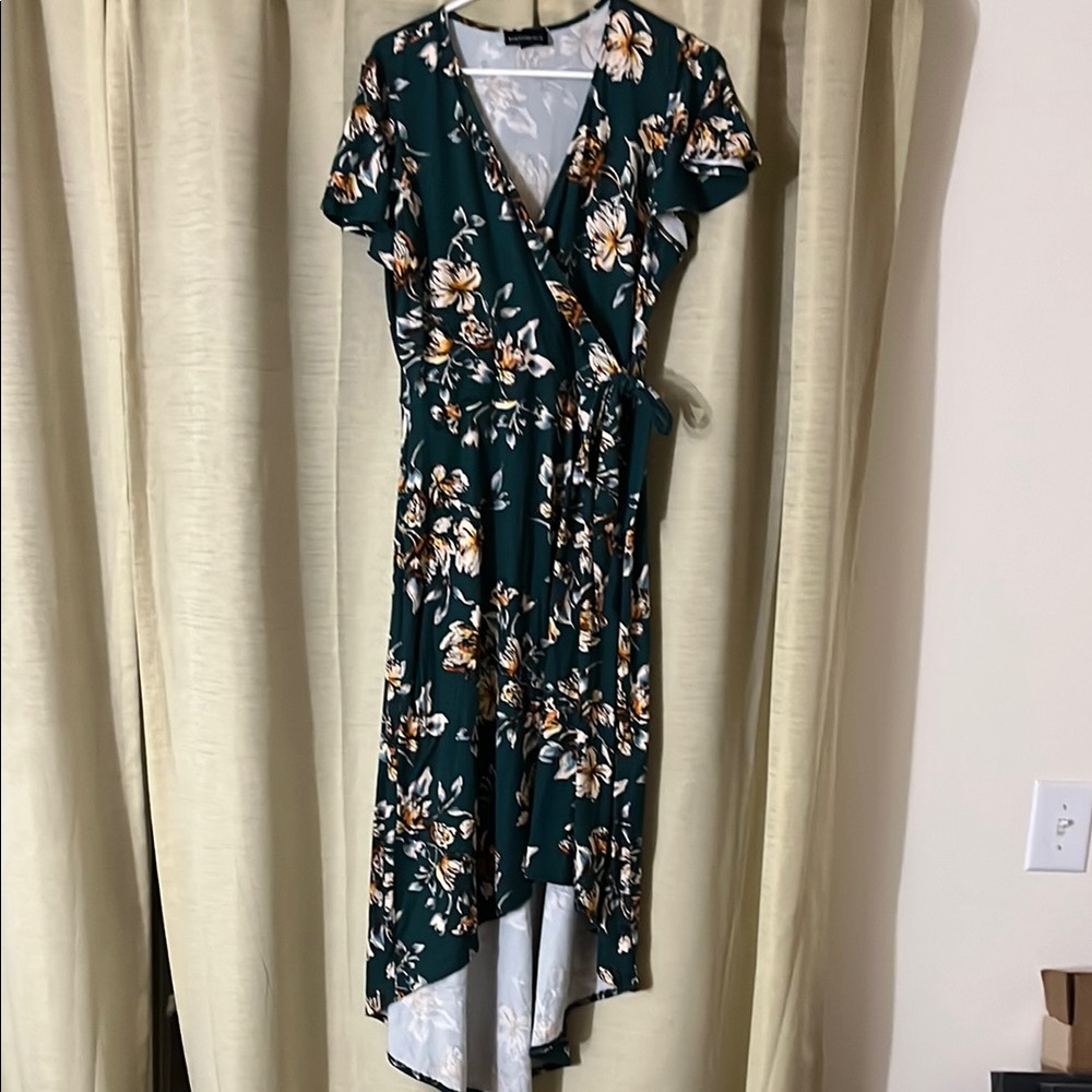 High Low Green Sundress with V-neck and Short Sleeves